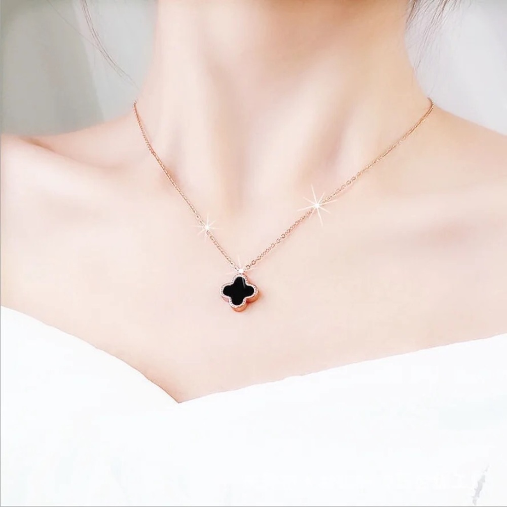 NEW Luxuriously Flower Four Leaf Clover Lucky Charm Necklace - Picture 4 of 14